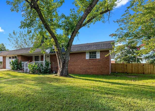 Property at 100 Wells Fargo Trl, Jacksonville, AR 72076, 6 beds, 1.5 baths
