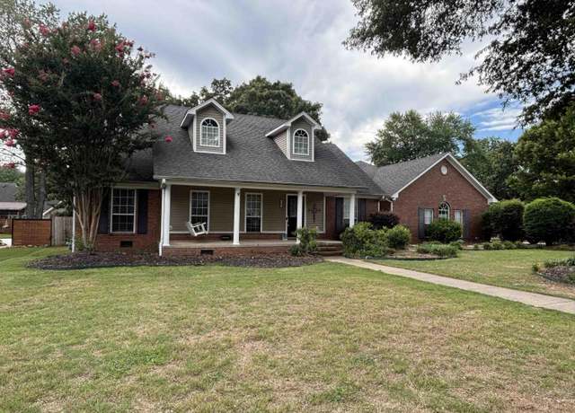 Property at 115 Las Colinas St, Conway, AR 72034, 4 beds, 2 baths