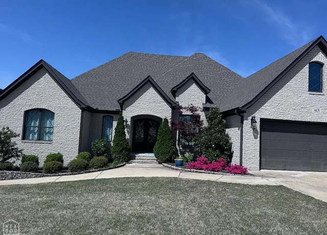 Property at 4631 Clubhouse Dr, Jonesboro, AR 72405, 5 beds, 3 baths