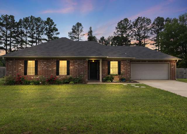 Property at 1305 Woodside Dr, Conway, AR 72032, 3 beds, 2 baths
