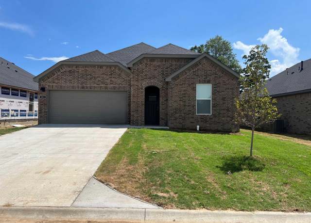 Property at 311 Cain Trl, Maumelle, AR 72113, 4 beds, 2 baths