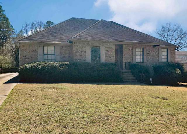 Property at 6611 Evergreen Dr, Little Rock, AR 72207, 3 beds, 2 baths