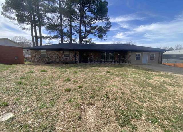 Property at 510 N 6 1/2 St, Paragould, AR 72450, 4 beds, 2 baths