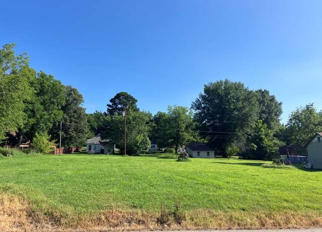 Property at 853 W Clay St, Piggott, AR 72454