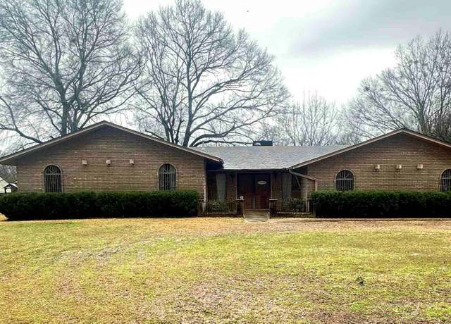 Property at 121 W Lee St, Mineral Sprs., AR 71851, 3 beds, 2 baths