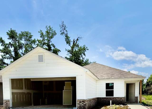 Property at 14 Bird House Way, Conway, AR 72032, 4 beds, 2 baths