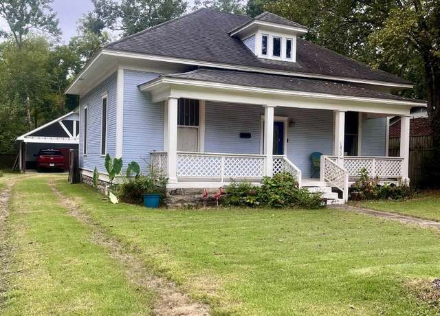 Property at 1823 Scott St, Conway, AR 72034, 3 beds, 2 baths