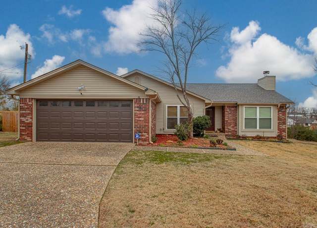 Property at 30 Summerland Ct, Little Rock, AR 72227, 3 beds, 2 baths