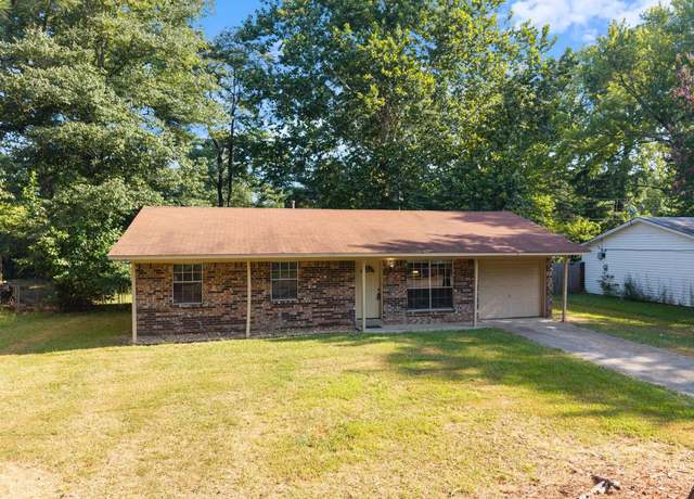 Property at 2210 Arkansas Ave, Conway, AR 72034, 3 beds, 1 bath
