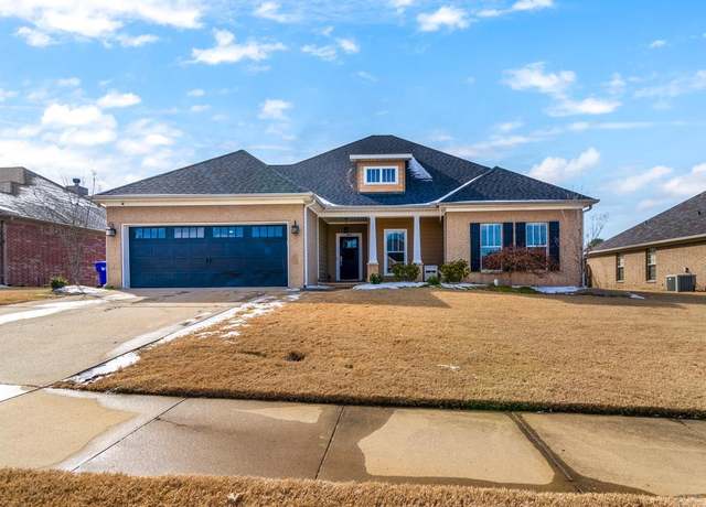 Property at 1105 Georgetown Dr, Conway, AR 72034, 4 beds, 2 baths