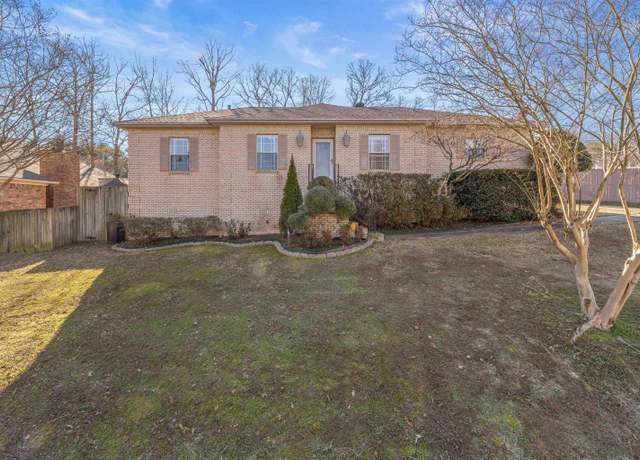 Property at 14710 Woodcreek Dr, Little Rock, AR 72211, 3 beds, 2 baths