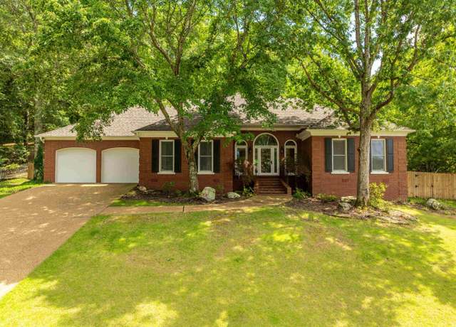 Property at 106 Ravenwood Pl, Hot Springs, AR 71901, 4 beds, 3 baths