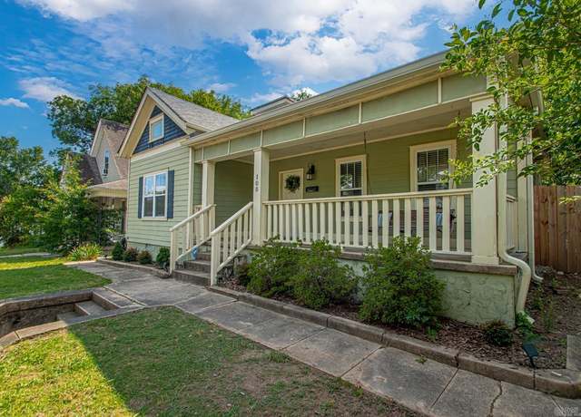 Property at 100 Rice St, Little Rock, AR 72205, 3 beds, 2.5 baths