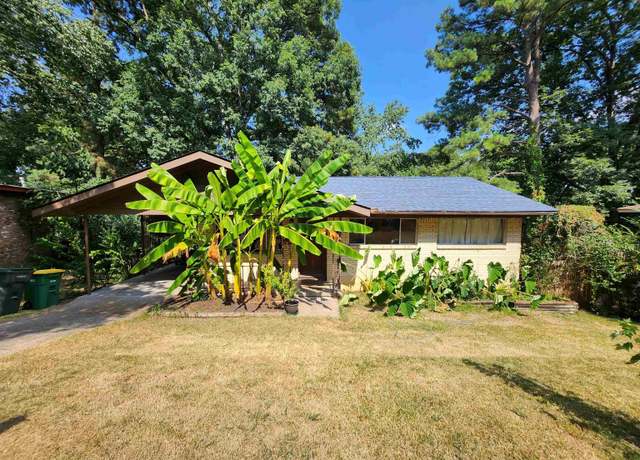 Property at 16 Woodcliff Cir, Little Rock, AR 72204, 4 beds, 2.5 baths
