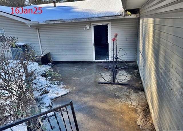 Property at 149 Lee Dixon Dr, Bismarck, AR 71923, 3 beds, 2 baths