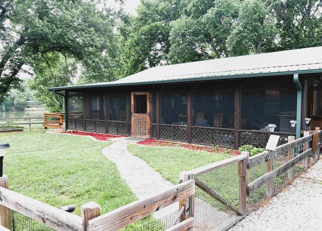 Property at 858 N Riverview Ln, Mountain View, AR 72560, 2 beds, 1 bath