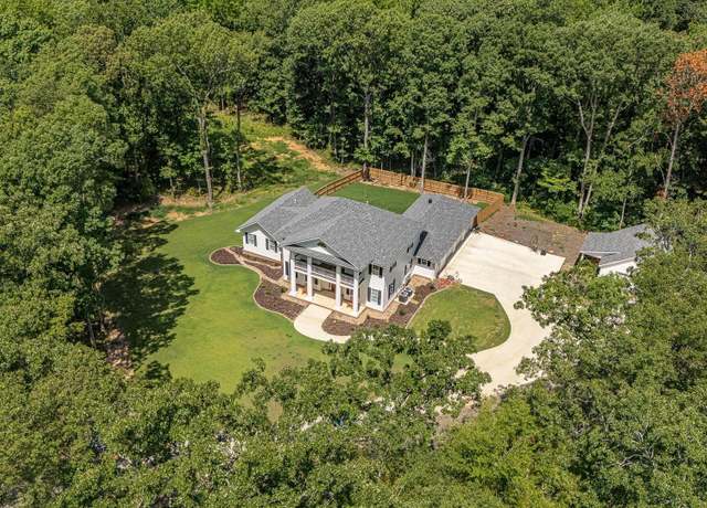 Property at 1614 Horne Dr, Jonesboro, AR 72404, 4 beds, 3.5 baths