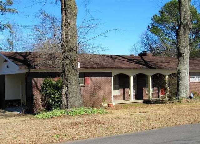 Property at 1501 View St, Morrilton, AR 72110, 4 beds, 3 baths