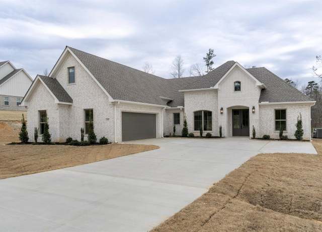 Property at 125 Patriots Point Dr, Benton, AR 72019, 4 beds, 2.5 baths