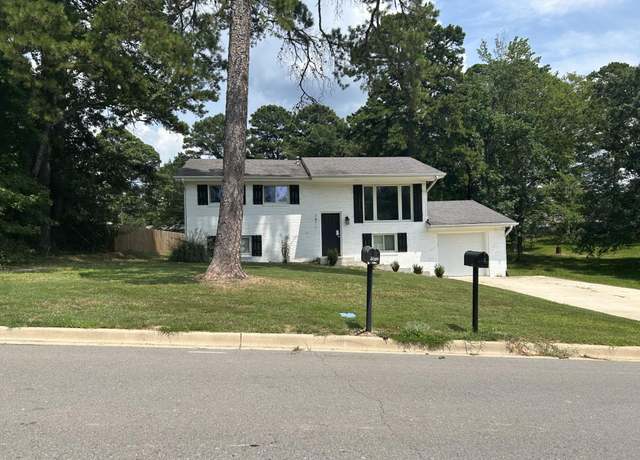 Property at 1811 E Lakeview, Benton, AR 72015, 4 beds, 2 baths