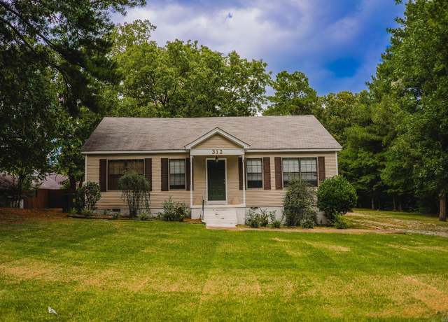 Property at 312 W College St, Monticello, AR 71655, 3 beds, 1 bath