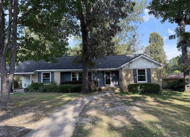 Property at 121 Stroud St, El Dorado, AR 71730, 3 beds, 2 baths