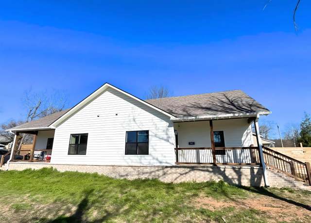 Property at 711 Ninth St, Mena, AR 71953, 4 beds, 4 baths