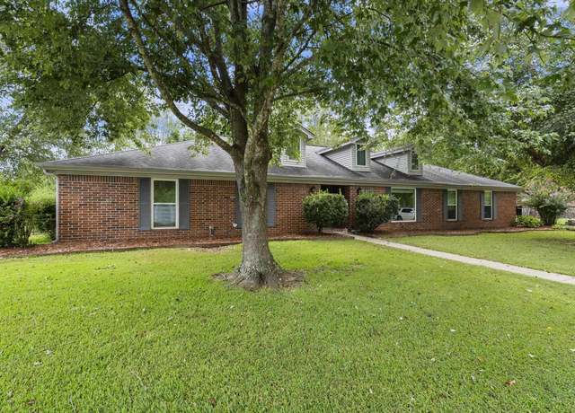 Property at 157 S Broadview, Greenbrier, AR 72058, 4 beds, 3 baths