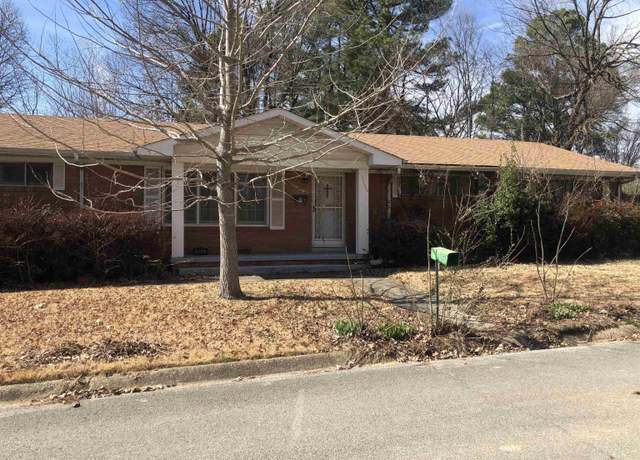 Property at 1004 Ridgetop Dr, Paragould, AR, 3 beds, 2.5 baths