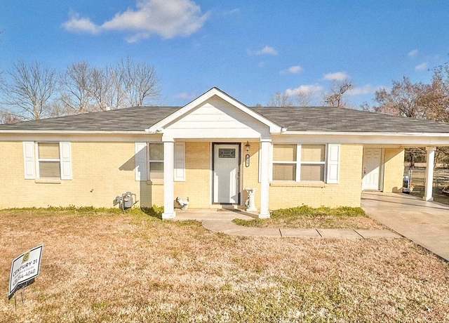 Property at 526 N Vine St, Charleston, AR 72933, 3 beds, 1 bath