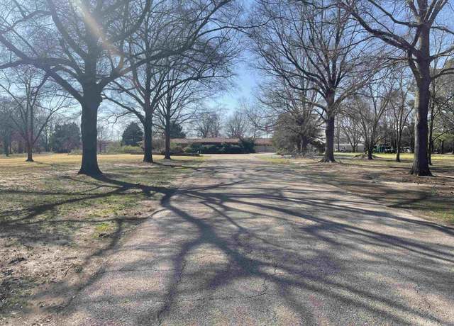 Property at 1115 N Charlyne Ave, Brinkley, AR 72021, 4 beds, 2.5 baths