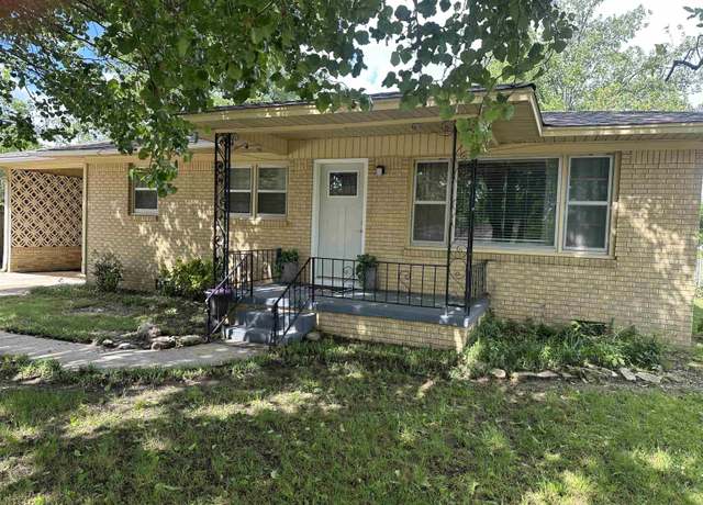 Property at 614 N 8th St, Paragould, AR 72450, 3 beds, 1 bath