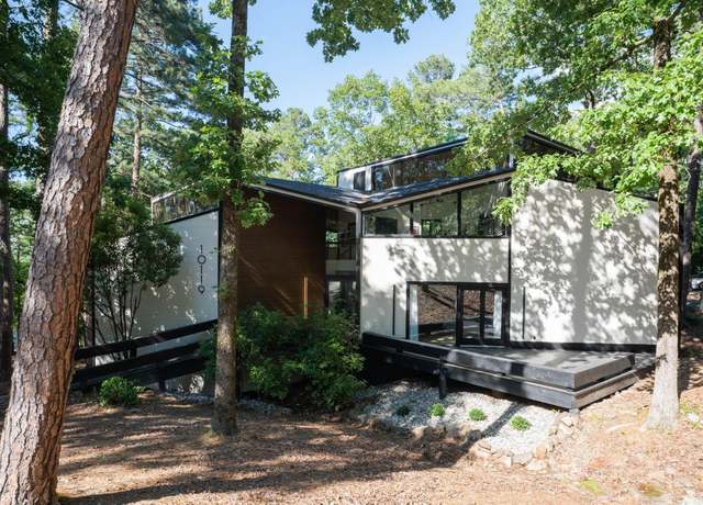 Property at 10119 Garrison Rd, Little Rock, AR 72223, 3 beds, 2.5 baths