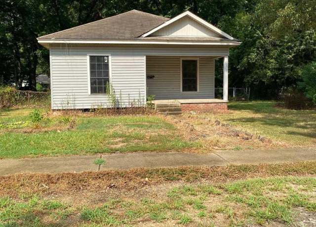 Property at 402 Elm St, Crossett, AR 71635, 3 beds, 1 bath