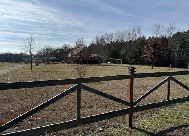 Property at 1105 Long Branch Rd, Heber Springs, AR 72543, 3 beds, 3 baths