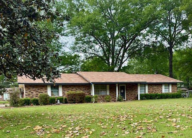 Property at 605 Milam Dr, Conway, AR 72032, 3 beds, 2 baths