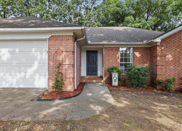 Property at 2560 Peabody Dr, Conway, AR 72032, 3 beds, 2 baths