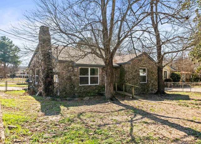 Property at 401 W St Louis St, Hot Springs, AR, 2 beds, 1 bath
