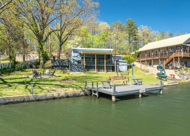 Property at 111 Hunts, Hot Springs, AR 71913, 3 beds, 2 baths