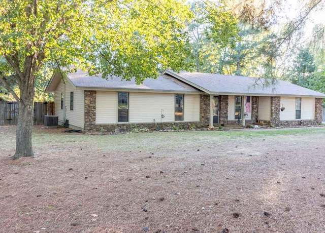 Property at 29 Country Wood St, Cabot, AR 72023, 4 beds, 2 baths