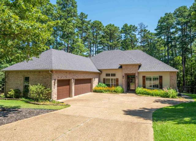 Property at 26 Sergio Dr, Hot Springs Village, AR 71909, 3 beds, 2 baths