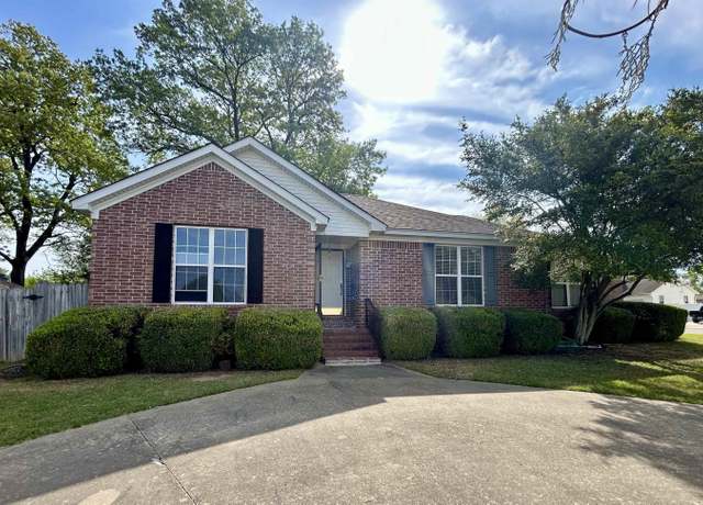 Property at 300 N Sawmill Rd, Searcy, AR 72143, 3 beds, 2 baths