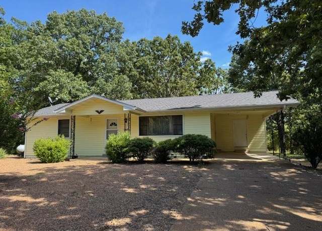 Property at 203 E Green Valley Dr, Horseshoe Bend, AR 72512, 2 beds, 2 baths