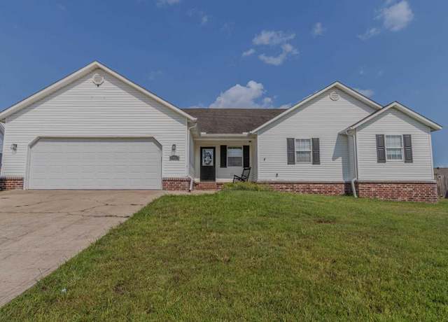 Property at 1903 N 19th St, Paragould, AR 72450, 3 beds, 2 baths