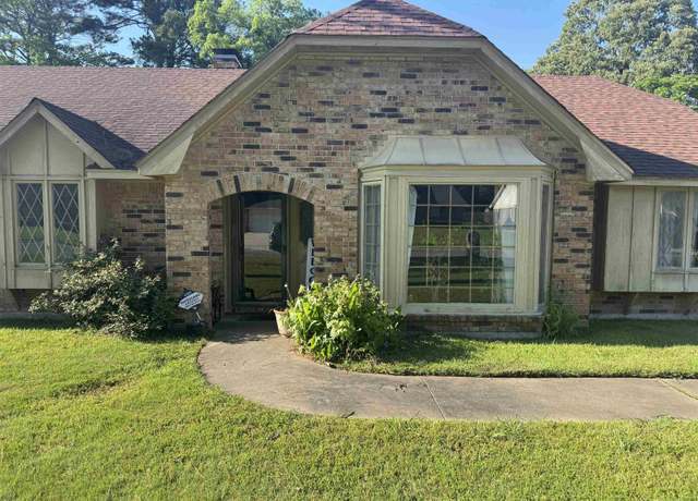 Property at 2109 Monticello Ct, Pine Bluff, AR 71603, 4 beds, 2.5 baths