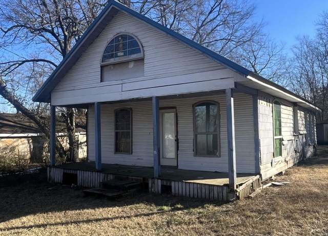 Property at 1100 Reeves Ave, Mena, AR 71953, 2 beds, 2 baths