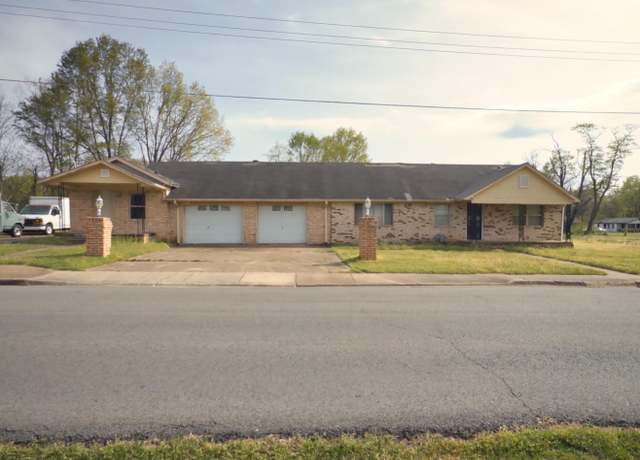 Property at 910 Ray Rd, Jacksonville, AR 72076, 5 beds, 3 baths