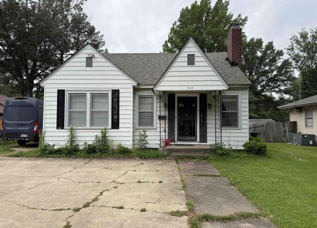 Property at 947 Cherry St, Forrest City, AR 72335, 3 beds, 1.5 baths