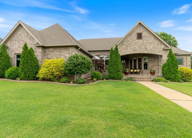 Property at 1500 Winterbrook Dr, Conway, AR 72034, 3 beds, 2.5 baths