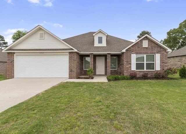 Property at 1711 Ridgefield Cir, Searcy, AR 72143, 4 beds, 2 baths